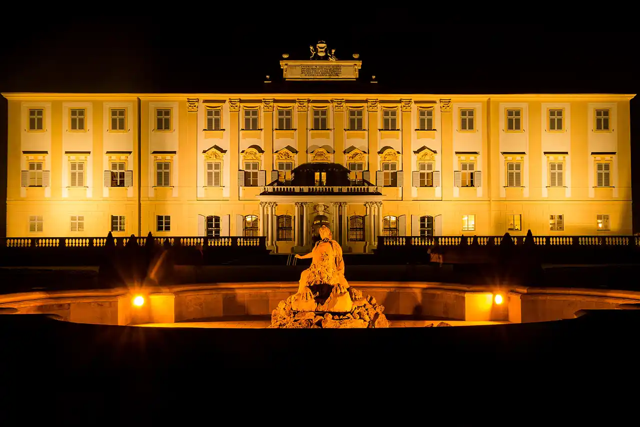 Freie Trauung in Niederösterreich - Schloss Hof (Foto: © Gernot Unfried, Adobe Stock)